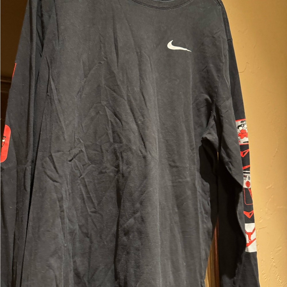 Nike Men's Black Long Sleeve graphic Shirt